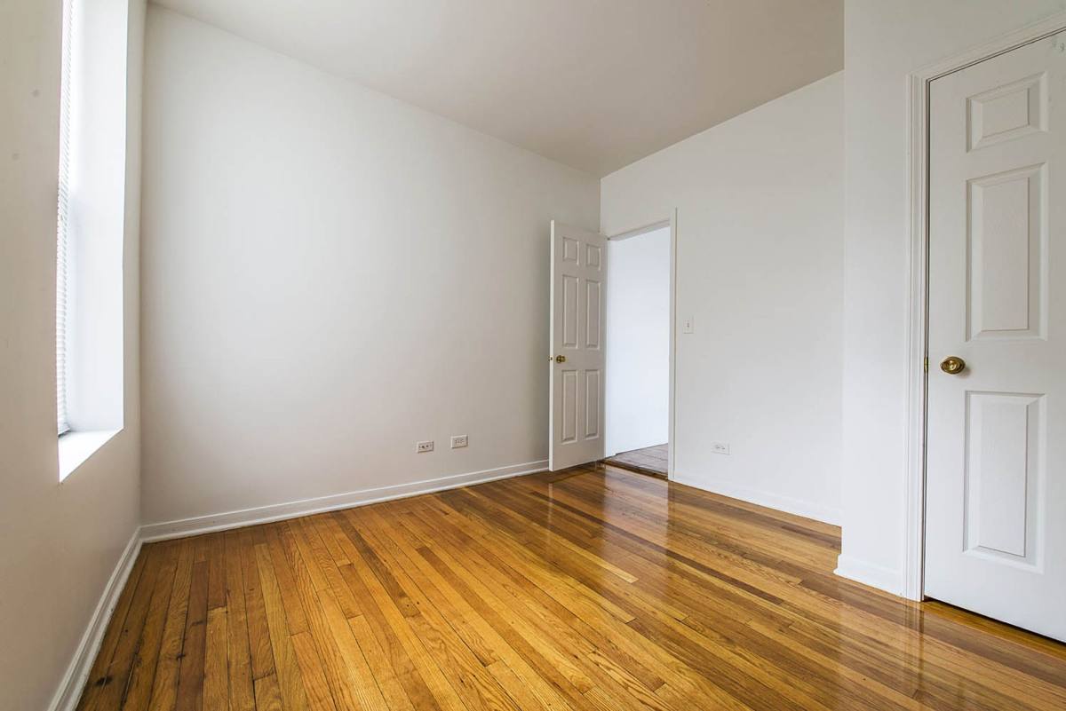 Apartment for rent at 7263 S Coles, Chicago, IL 60649