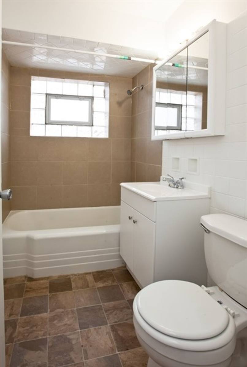 Apartment for rent at 464 Gordon Ave, Calumet City, IL 60409