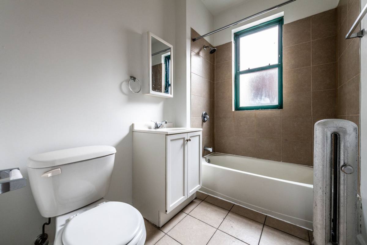 Apartment for rent at 2900 E 91st St, Chicago, IL 60617