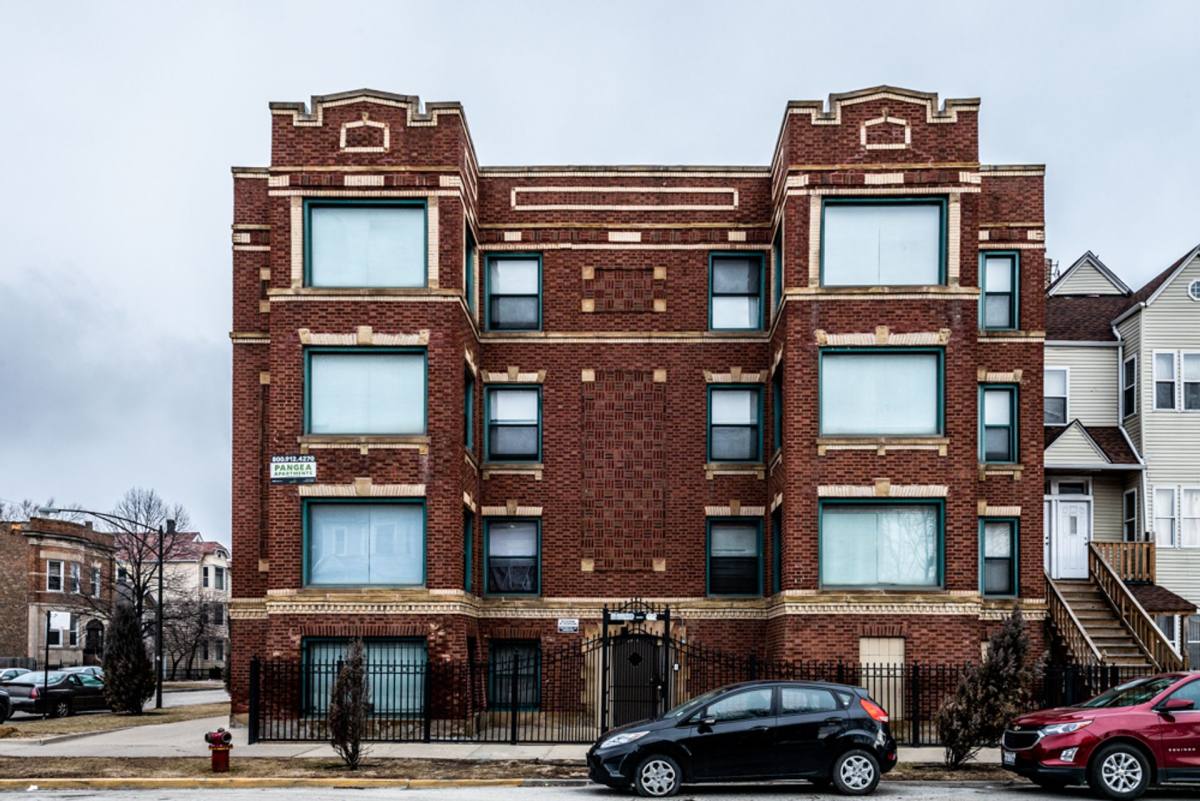 Apartment for rent at 2900 E 91st St, Chicago, IL 60617