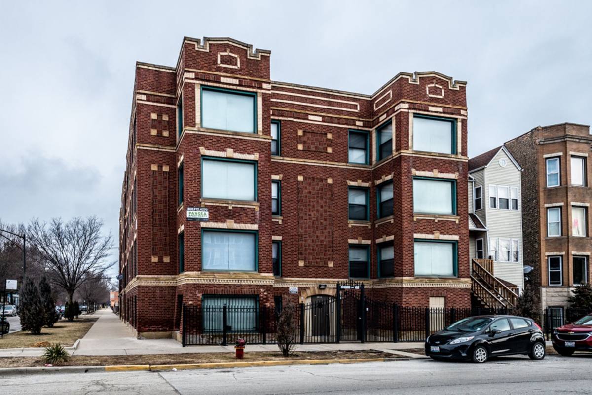 Apartment for rent at 2900 E 91st St, Chicago, IL 60617