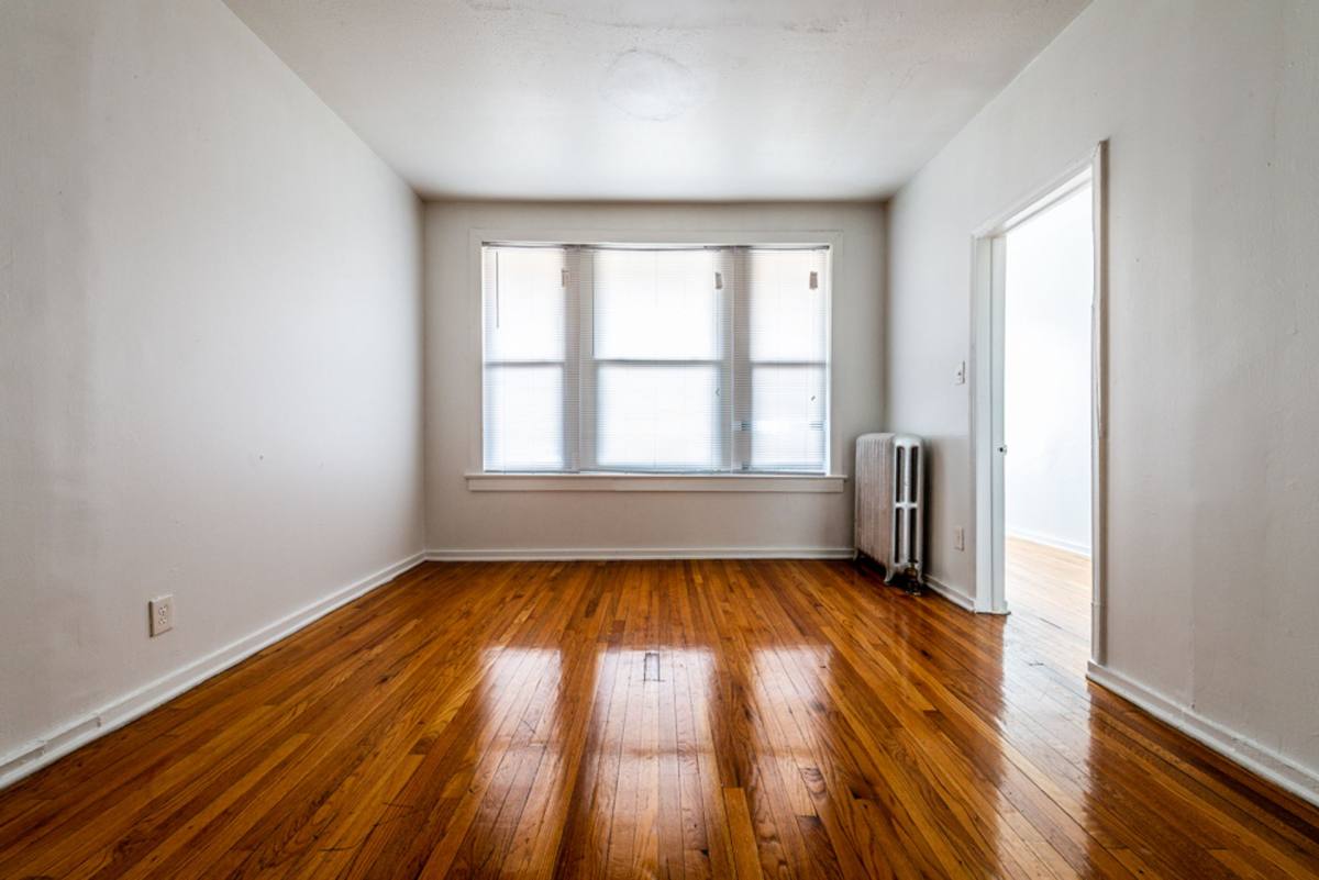 Apartment for rent at 2900 E 91st St, Chicago, IL 60617