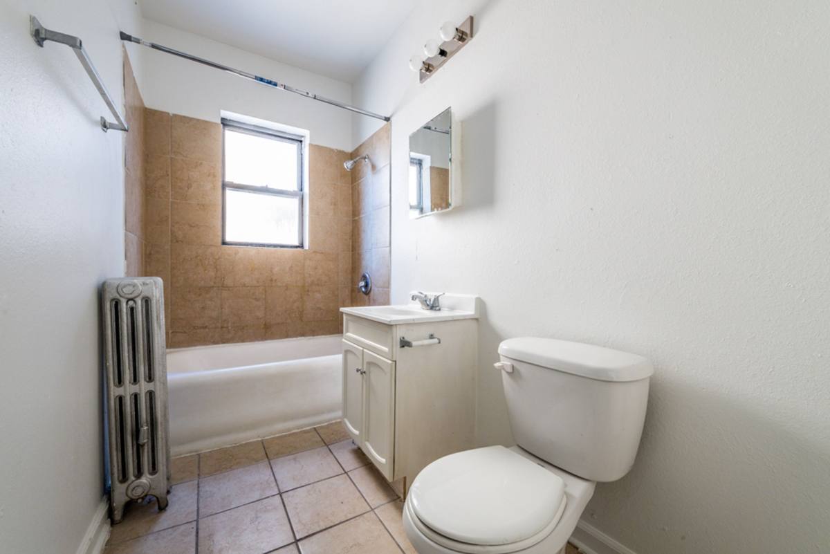 Apartment for rent at 1748 E 71st Place, Chicago, IL 60649