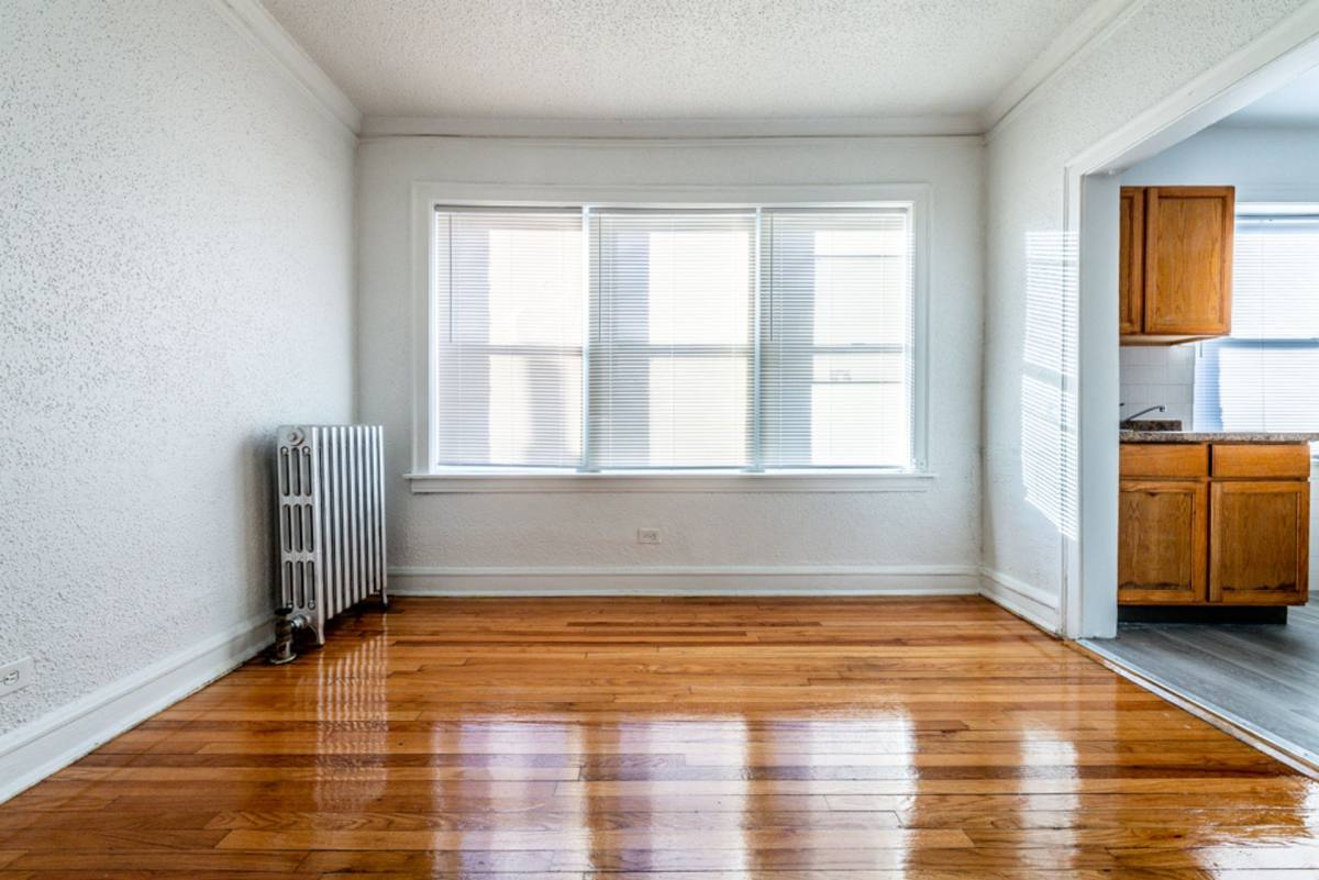 Apartment for rent at 7800-06 S Essex, Chicago, IL 60649