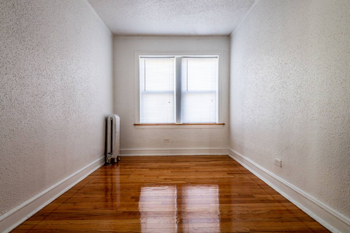 Apartment for rent at 7800-06 S Essex, Chicago, IL 60649