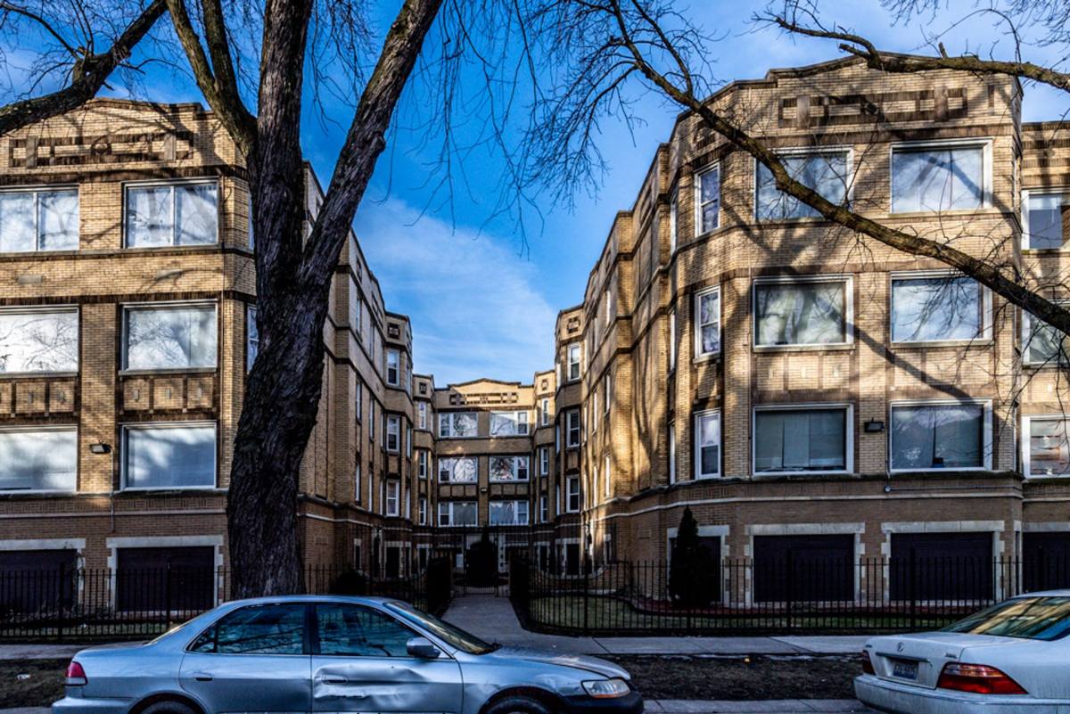 Apartment for rent at 7800-06 S Essex, Chicago, IL 60649