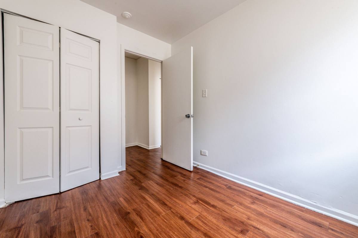Apartment for rent at 1734 E 72nd St, Chicago, IL 60649