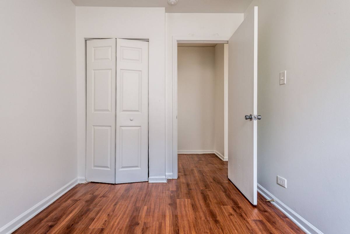 Apartment for rent at 1734 E 72nd St, Chicago, IL 60649