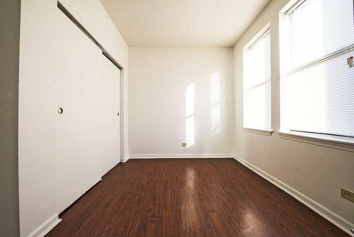 Apartment for rent at 1734 E 72nd St, Chicago, IL 60649