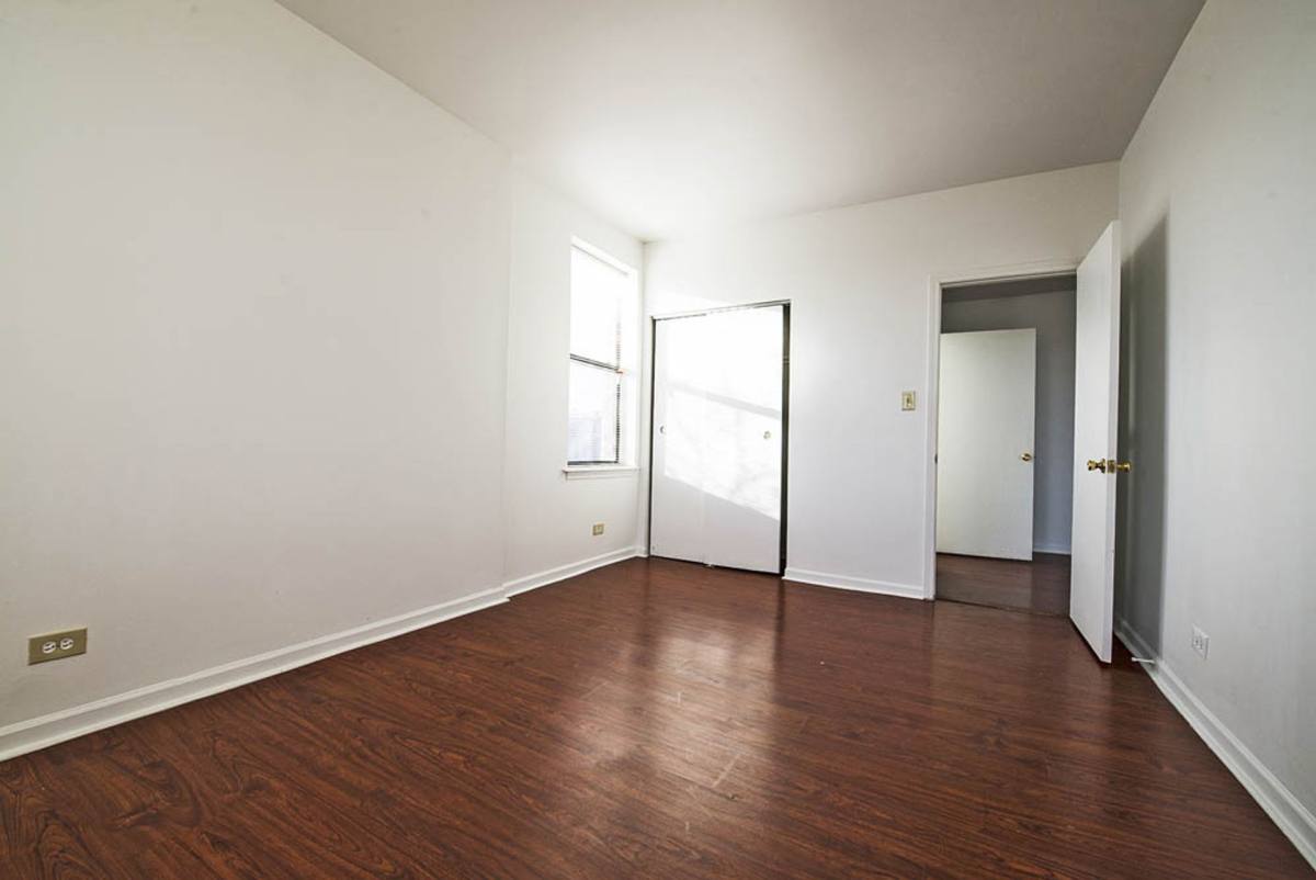 Apartment for rent at 1734 E 72nd St, Chicago, IL 60649