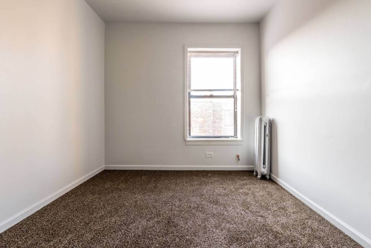 Apartment for rent at 330 N Pine Ave, Chicago, IL 60644