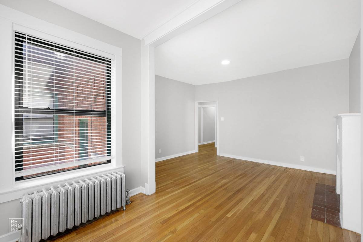 Apartment for rent at 2826 E 76th Place, Chicago, IL 60649