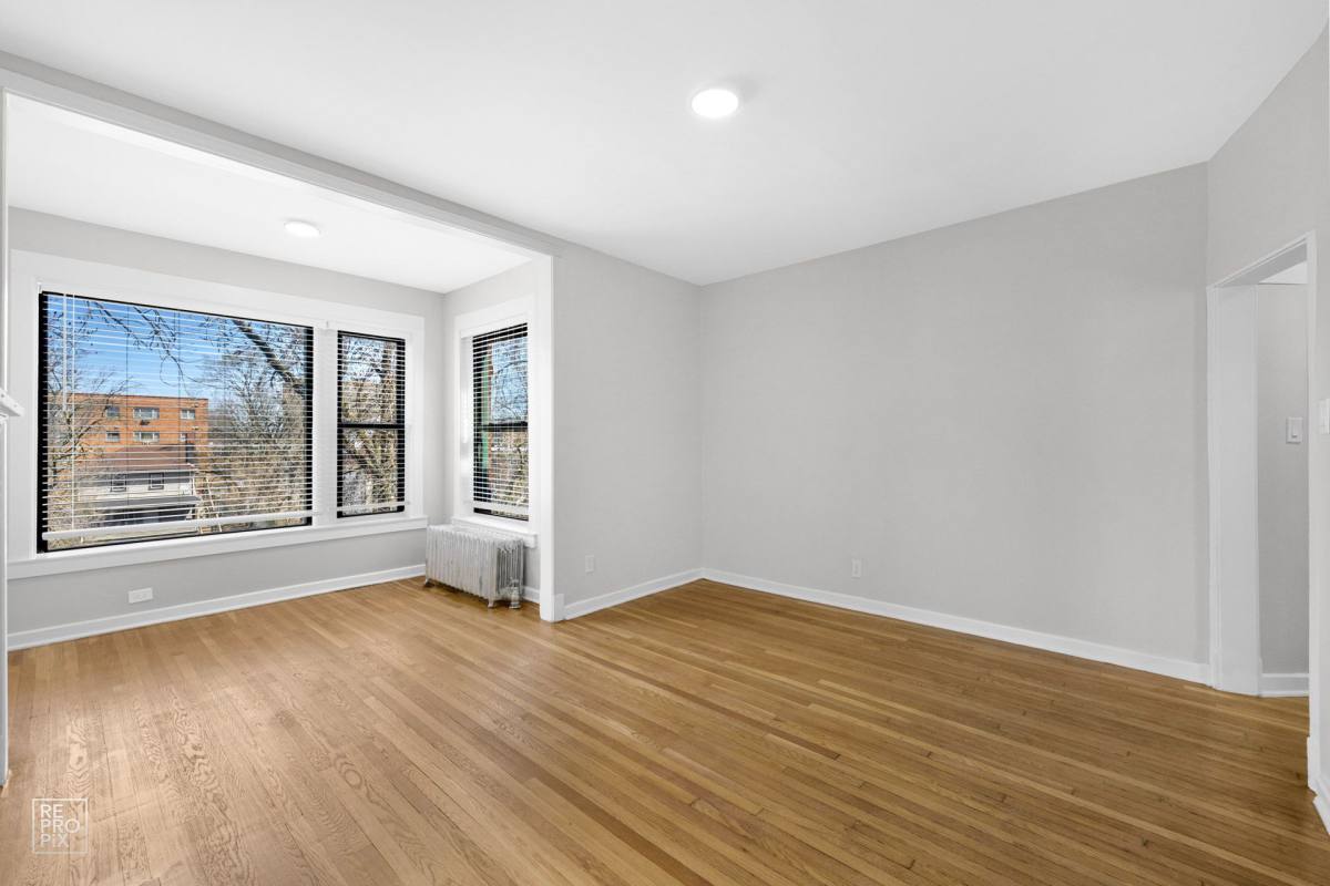 Apartment for rent at 2826 E 76th Place, Chicago, IL 60649