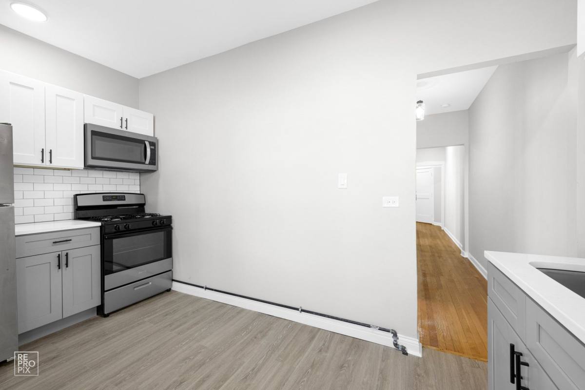 Apartment for rent at 2826 E 76th Place, Chicago, IL 60649