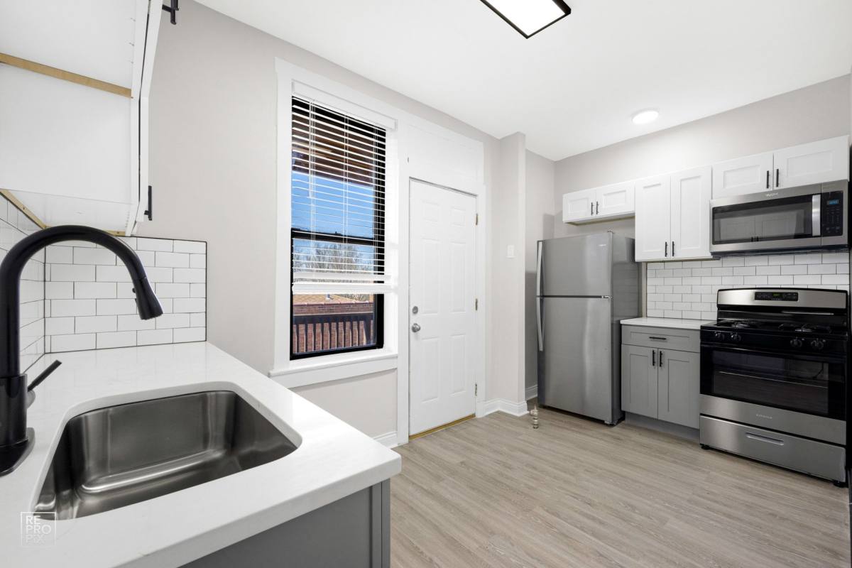 Apartment for rent at 2826 E 76th Place, Chicago, IL 60649