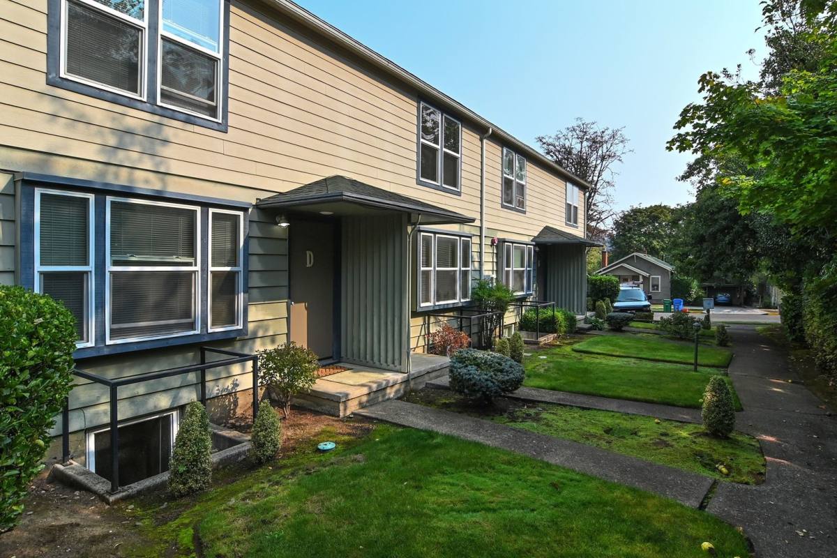 Apartment for rent at 1866, 1870 Onyx St, Eugene, OR 97403