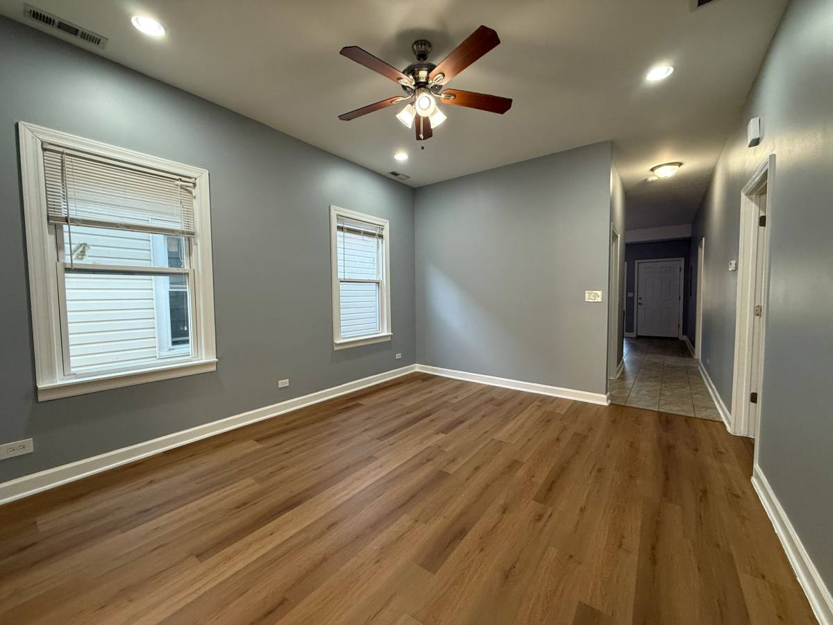Apartment for rent at 9738 S Ave, Chicago, IL 60617