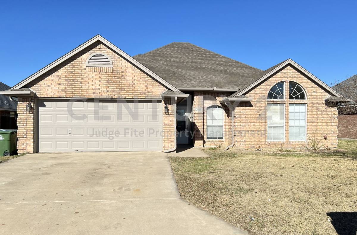 House for rent at 2023 Brooke Dr, Sanger, TX 76266