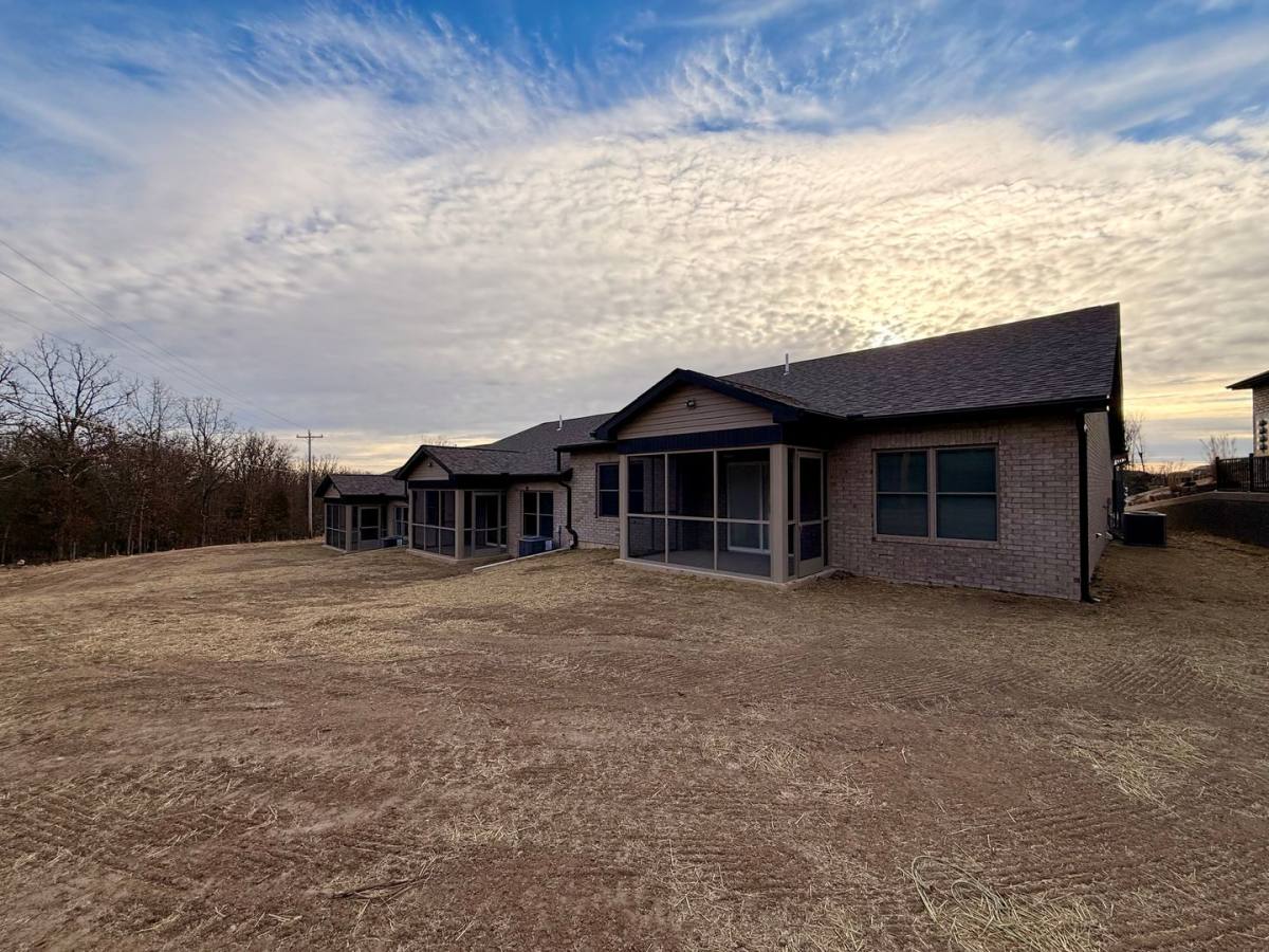 1517 Saint Maria's St, Rolla, MO 65401 - Apartment For Rent - Image 2