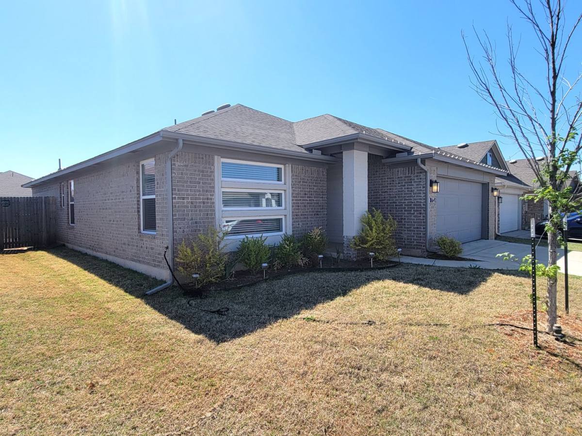 House for rent at 18641 Cantar Ave, Edmond, OK 73012