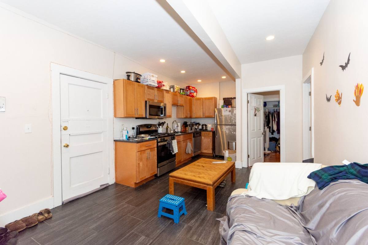House for rent at 34 Brighton Ave #12, Allston, MA 02134