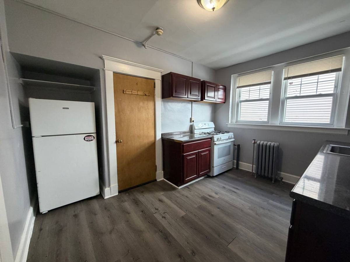 Apartment for rent at 182 Elm St, West Haven, CT 06516