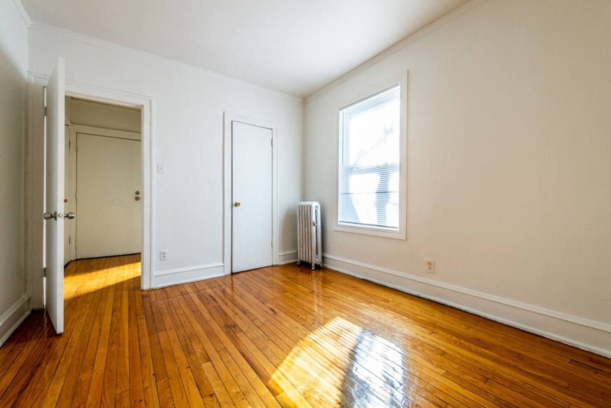 Apartment for rent at 7941 S Marquette, Chicago, IL 60617