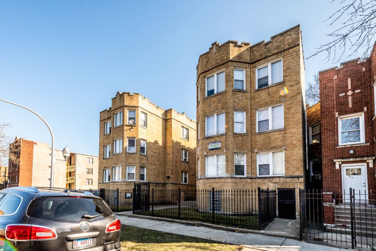 Apartment for rent at 7941 S Marquette, Chicago, IL 60617