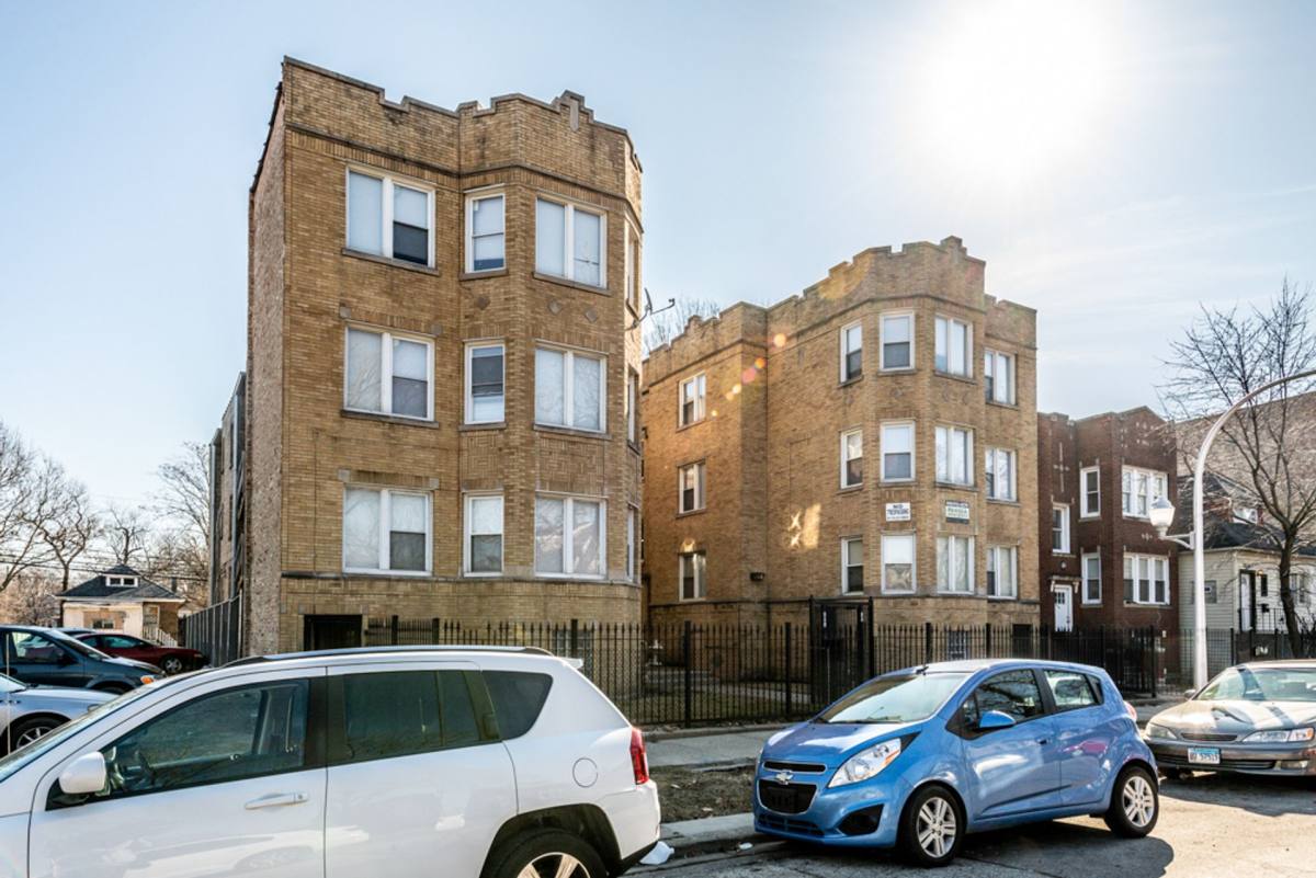 Apartment for rent at 7941 S Marquette, Chicago, IL 60617