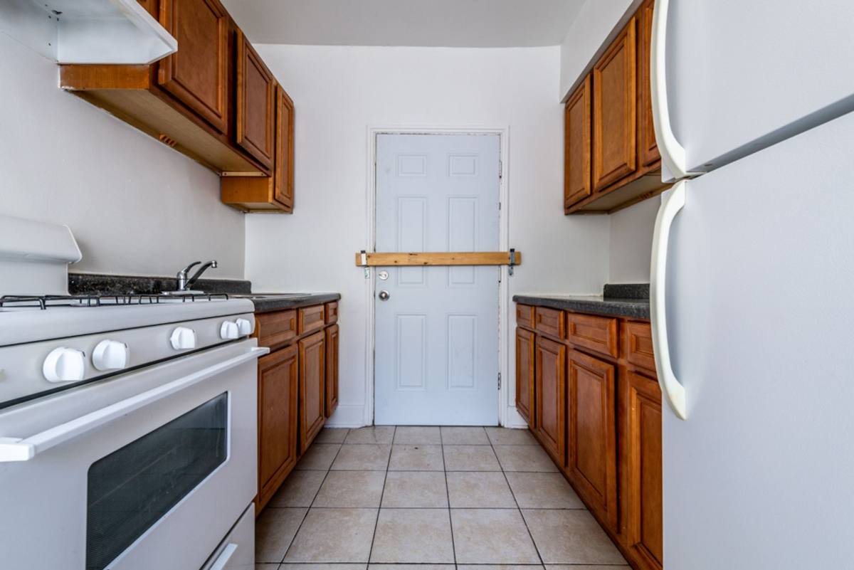 Apartment for rent at 7941 S Marquette, Chicago, IL 60617