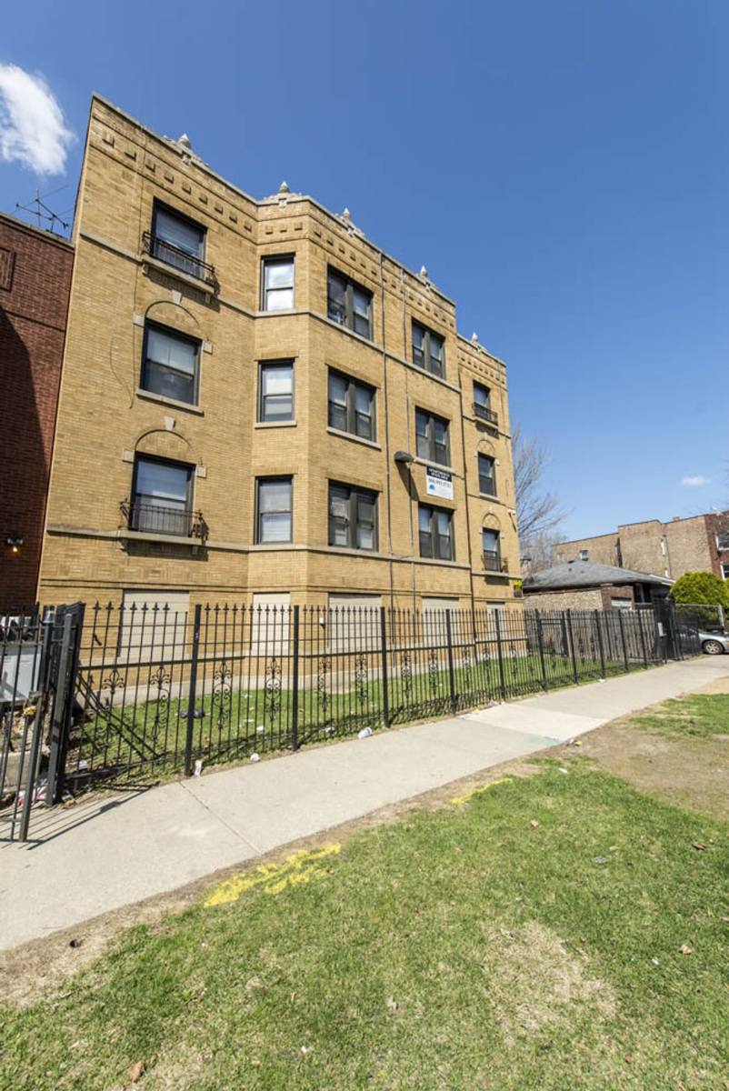 Apartment for rent at 7440 S Phillips Ave, Chicago, IL 60649