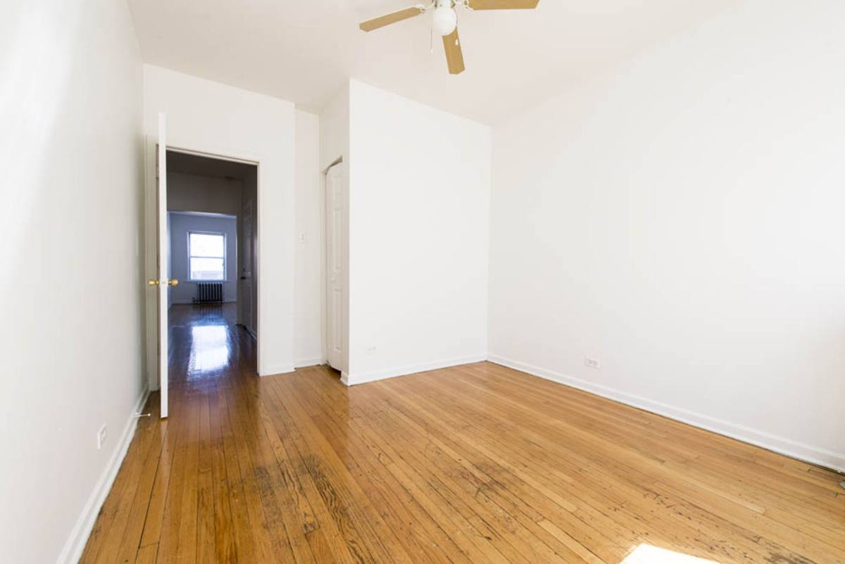 Apartment for rent at 7440 S Phillips Ave, Chicago, IL 60649