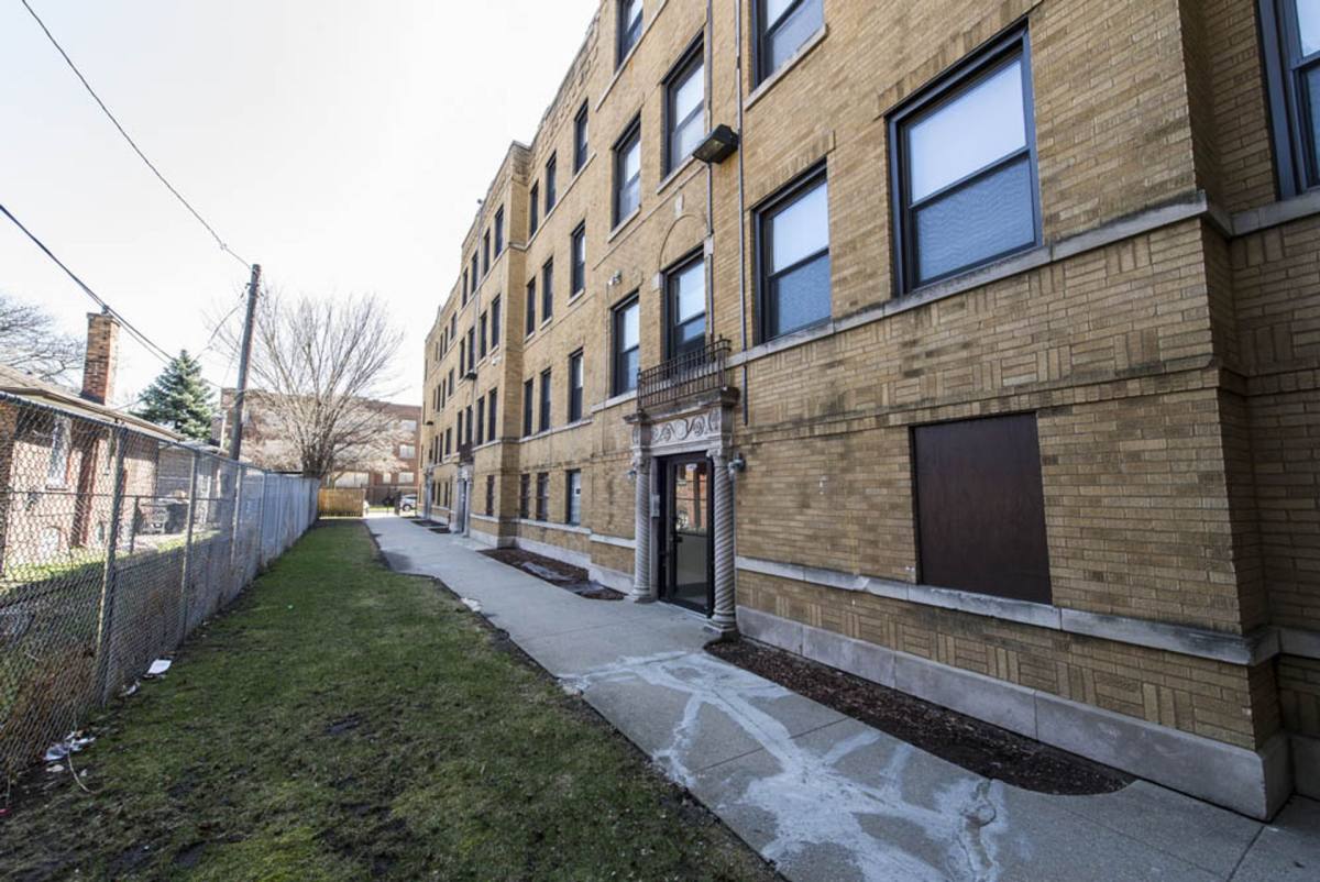 Apartment for rent at 7440 S Phillips Ave, Chicago, IL 60649