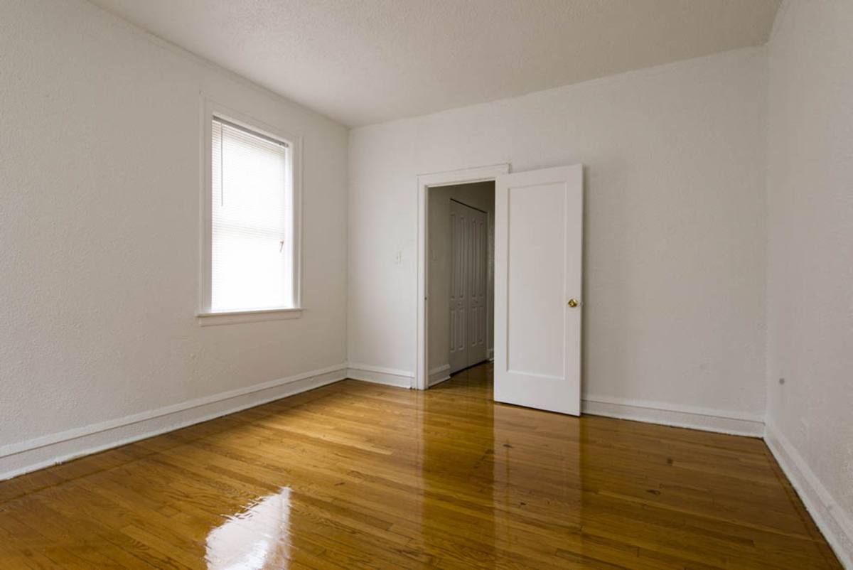 Apartment for rent at 1735 W 79th St, Chicago, IL 60620