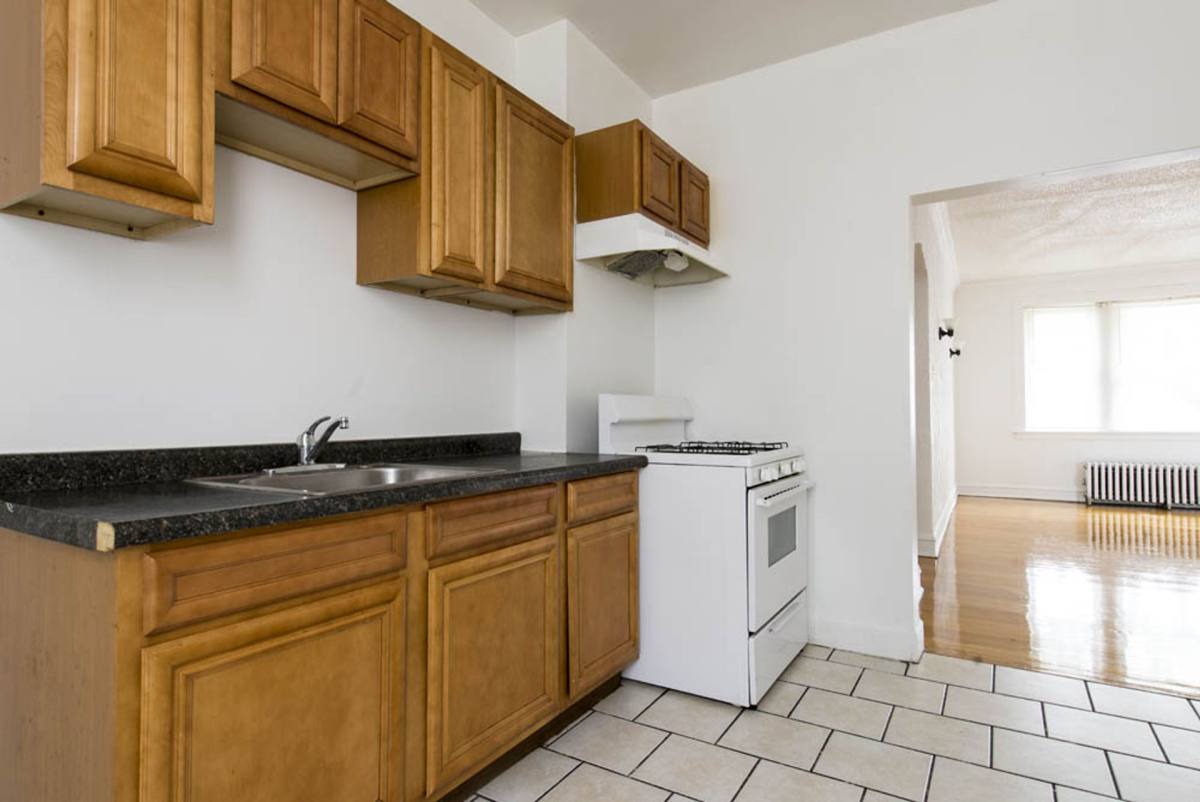 Apartment for rent at 1735 W 79th St, Chicago, IL 60620