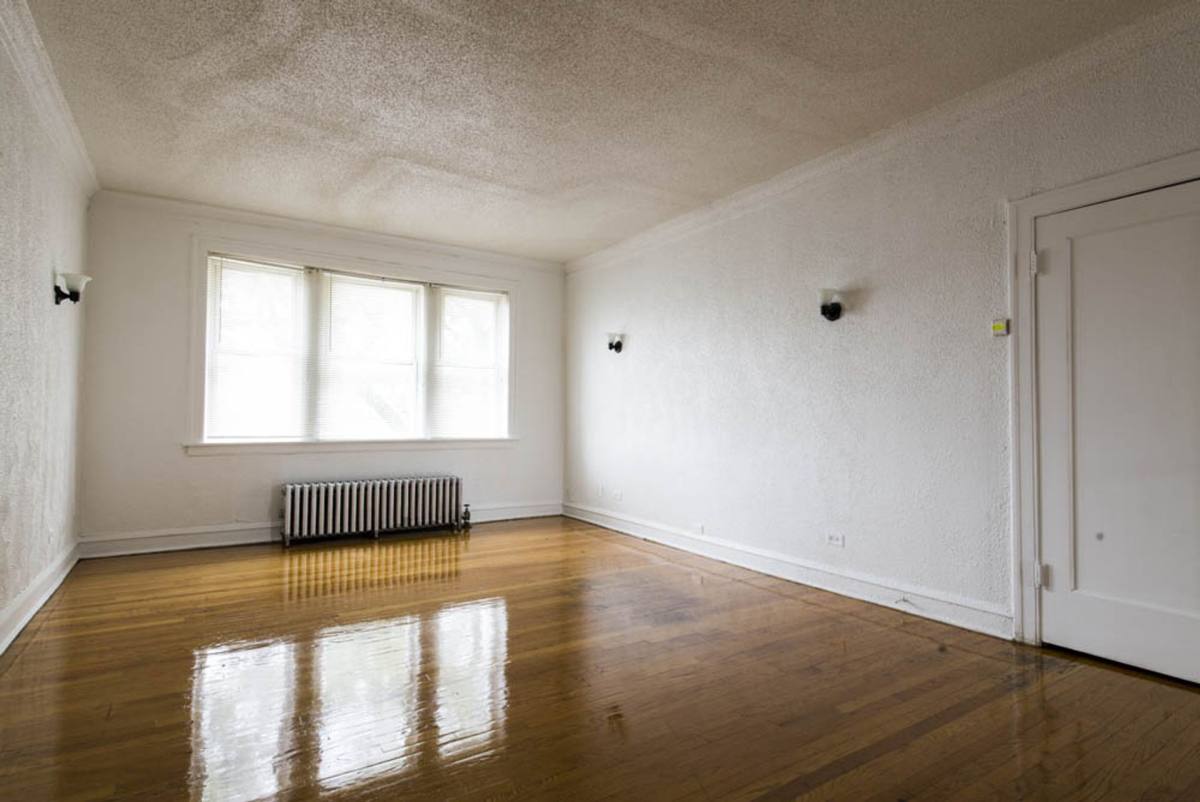 Apartment for rent at 1735 W 79th St, Chicago, IL 60620