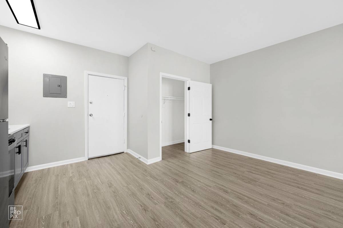 Apartment for rent at 4901 S Drexel Blvd, Chicago, IL 60615
