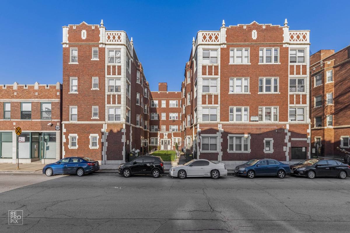 Apartment for rent at 7131-45 S Yates Blvd, Chicago, IL 60649