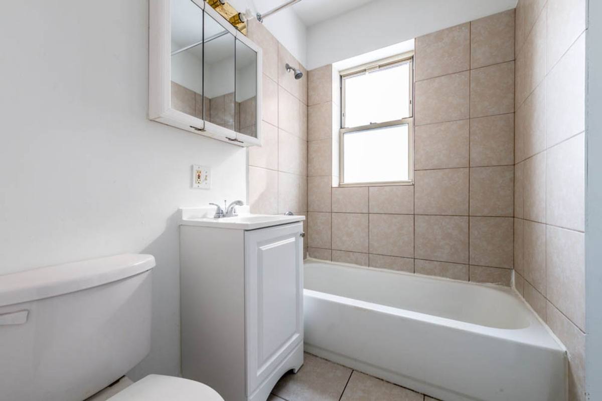 Apartment for rent at 7131-45 S Yates Blvd, Chicago, IL 60649