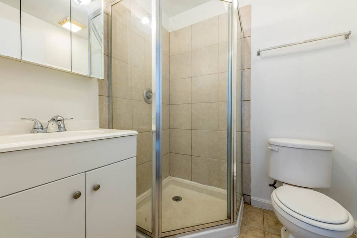 Apartment for rent at 7131-45 S Yates Blvd, Chicago, IL 60649