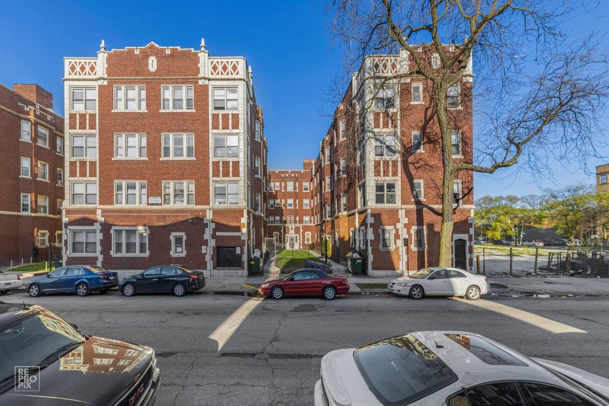 Apartment for rent at 7131-45 S Yates Blvd, Chicago, IL 60649
