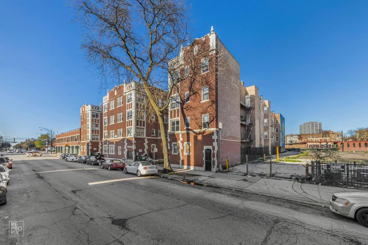 Apartment for rent at 7131-45 S Yates Blvd, Chicago, IL 60649