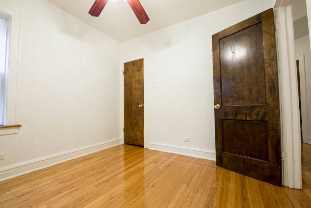 Apartment for rent at 7549-59 S Yates Blvd, Chicago, IL 60649