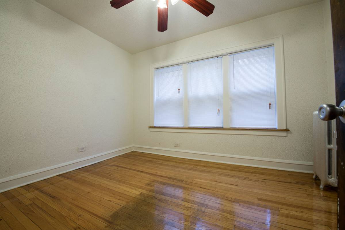 Apartment for rent at 7549-59 S Yates Blvd, Chicago, IL 60649