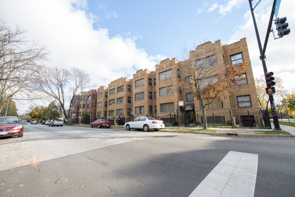 Apartment for rent at 7549-59 S Yates Blvd, Chicago, IL 60649