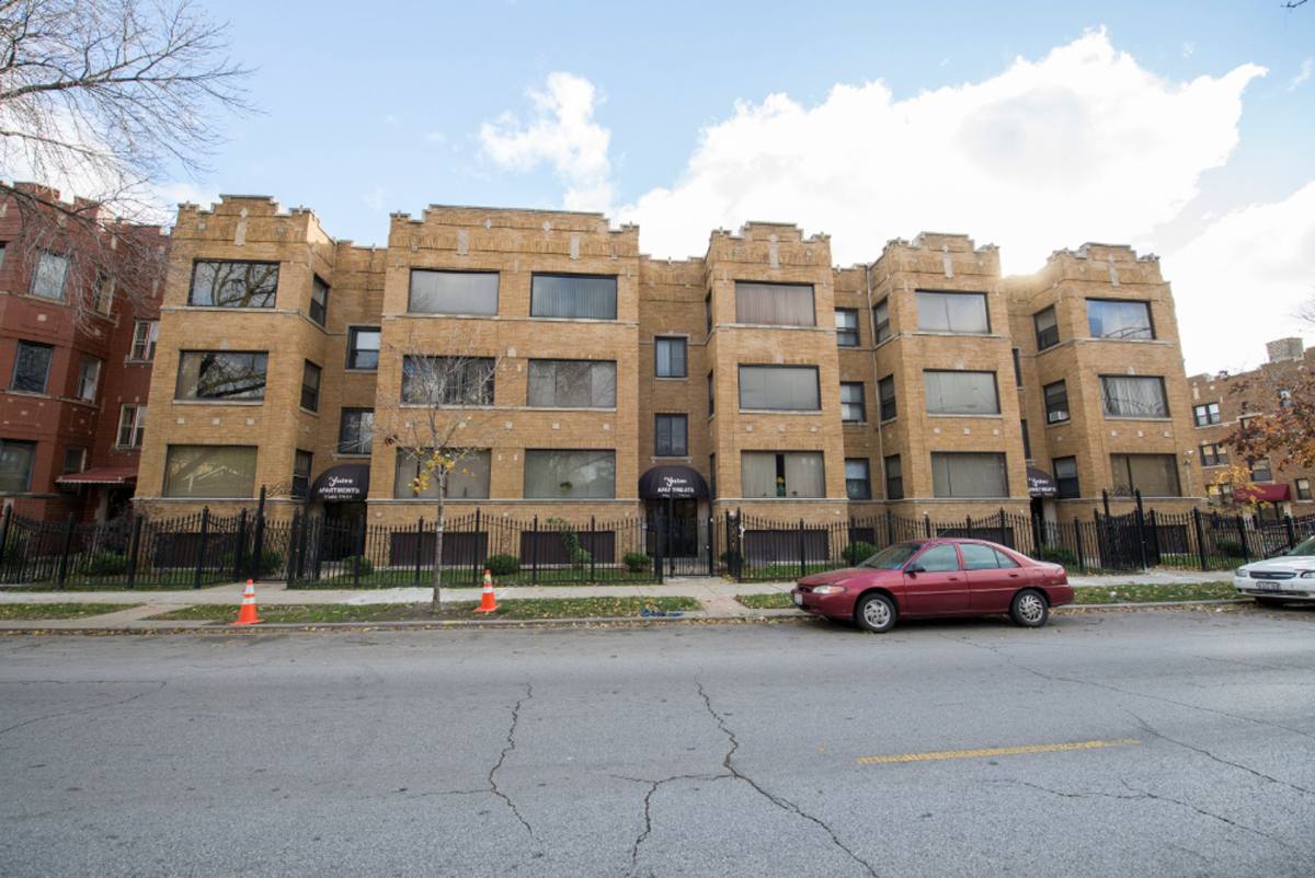 Apartment for rent at 7549-59 S Yates Blvd, Chicago, IL 60649