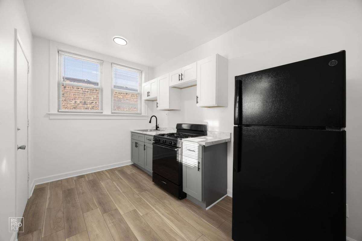 Apartment for rent at 7901-11 S Dobson Ave, Chicago, IL 60619