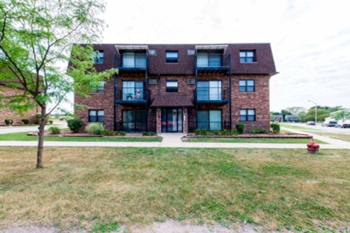 Apartment for rent at 21746 Jeffrey Ave, Chicago Heights, IL 60411