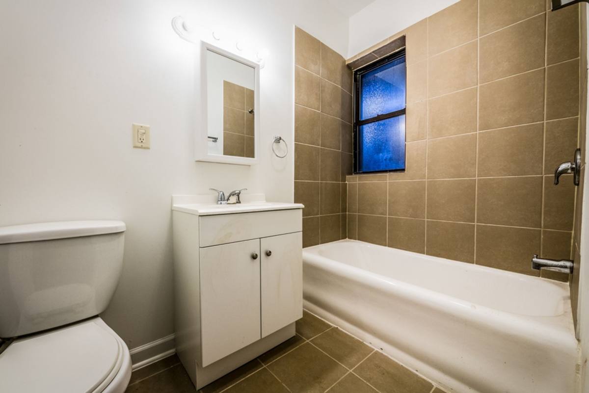 Apartment for rent at 8000 S Ellis Ave, Chicago, IL 60619