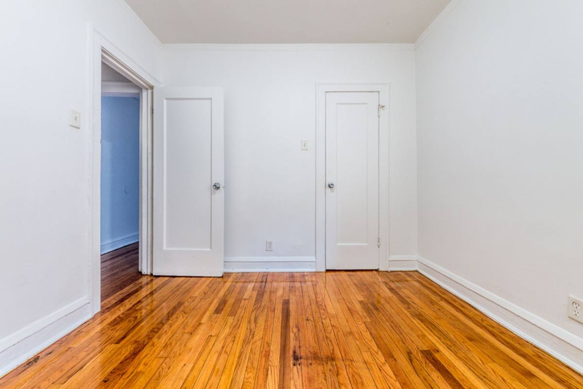 Apartment for rent at 7801-11 S Yates Blvd, Chicago, IL 60649
